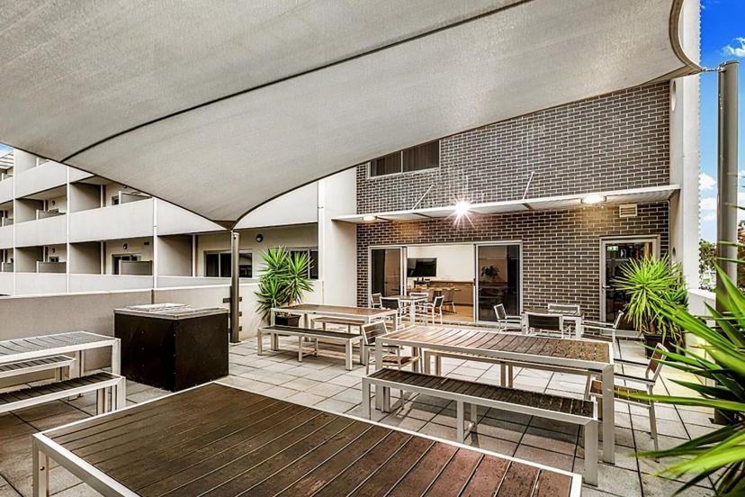 Aparthotel Quest Bundoora Melbourne City Exterior foto